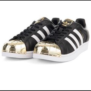 Adidas superstar sz 9